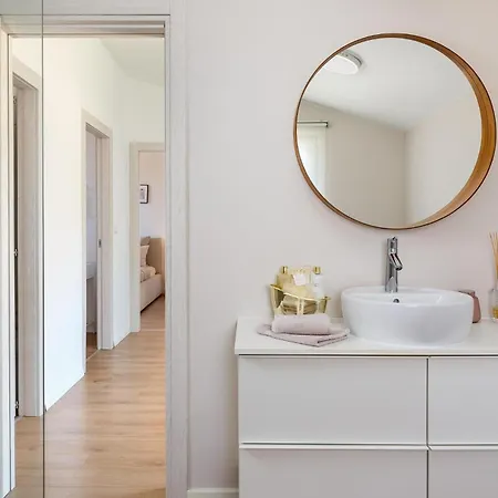 Laurentii Holiday home